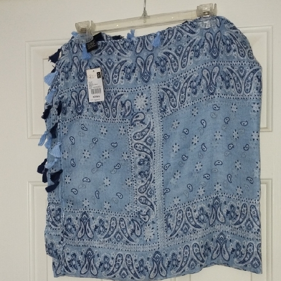 Cejon Blue Paisley Scarf NWT! - Picture 1 of 2